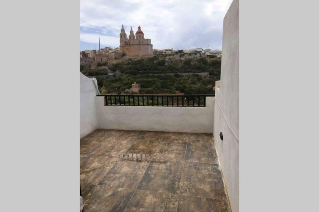Mellieha Luxury Penthouse With Sea & Country Views Apartment Luaran gambar